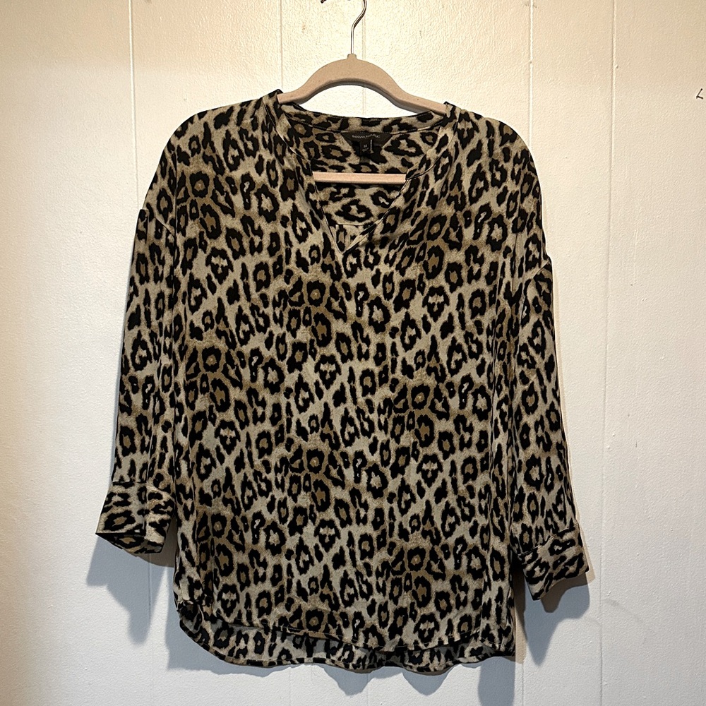 Banana Republic size m leopard‎ print top